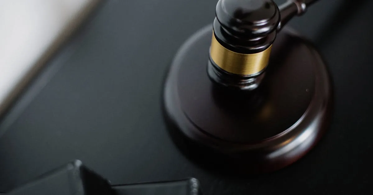 informations sur les retards liés aux convocations judiciaires, leurs causes et comment les gérer efficacement.