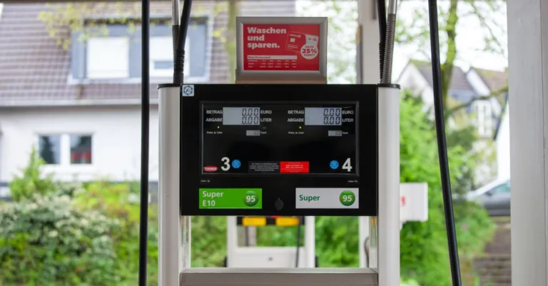 découvrez tout sur le carburant e85 : ses avantages, son utilisation, et pourquoi il constitue une alternative écologique intéressante aux carburants traditionnels.