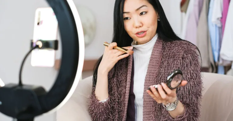 découvrez nos conseils mode et beauté pour sublimer votre style au quotidien et révéler votre éclat naturel.
