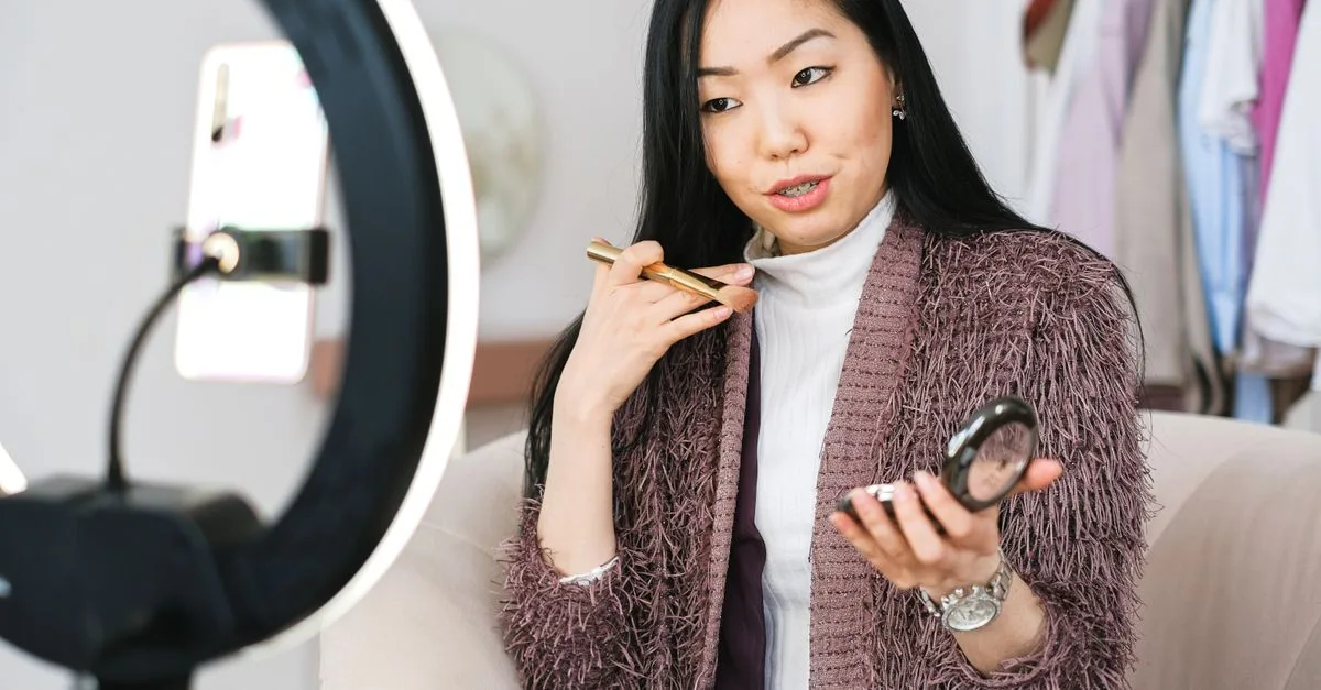 découvrez nos conseils mode et beauté pour sublimer votre style au quotidien et révéler votre éclat naturel.
