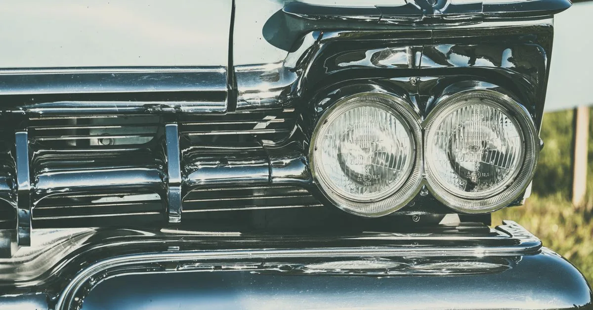restaurez une voiture ancienne sans dépasser votre budget : estimez les coûts, priorisez les travaux et maîtrisez chaque étape du projet.
